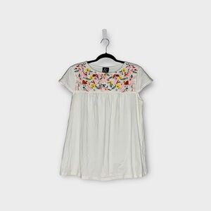 Boutique Floral Embroidered Top White Size‎ Large